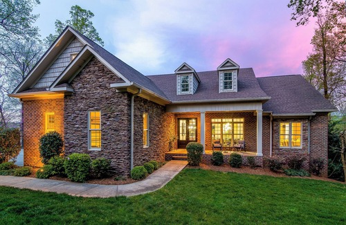 Mayhew House | Pathway Bay with optional boat rental