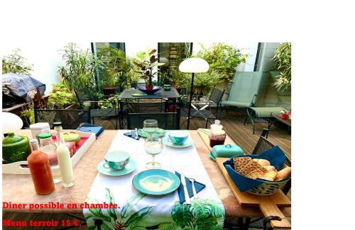 Pezenas Bed & Breakfast | Patio 3 Pézenas CENTRE il y a plus cher mais c est moins bien