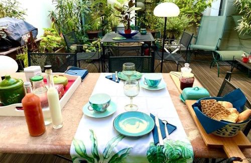 Pezenas Bed & Breakfast | Patio 3 Pézenas CENTRE il y a plus cher mais c est moins bien