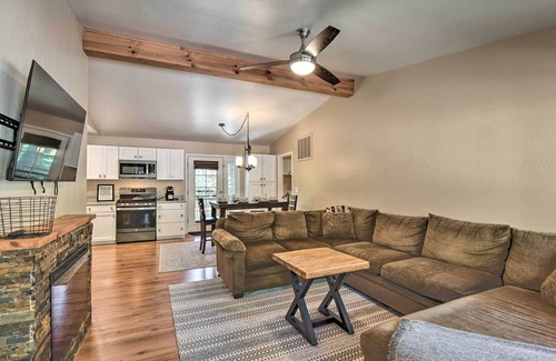 Pinetop Cabin | Patio, Fenced Yard: Pet-Friendly Pinetop Cabin!