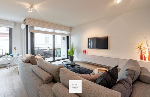 Heist Apartment | Patio Floor, sunny seaside home
