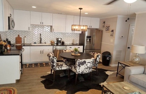 Tallahassee Condo | Patio Paradise, 1.6 miles to FSU Stadium!