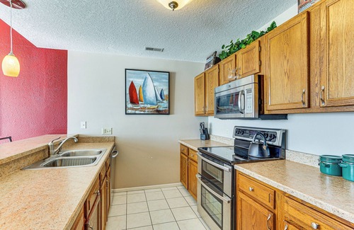 Village of Four Seasons Condo | Patio, Views & Pools: Lake of the Ozarks Condo!