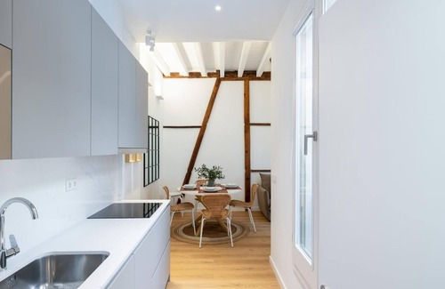 Granada City Center Apartment | Patio Zahorí Boutique Apartments 7