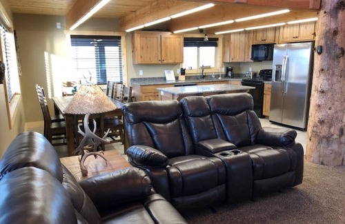 Island Park Cabin | Patios Hot Tub Spacious Parking Yellowstone