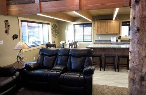 Island Park Cabin | Patios Hot Tub Spacious Parking Yellowstone