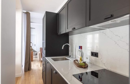 Faubourg-du-Roule Apartment | Patras, 4 stars, Luxury at 1 minute walk to the Champs-Elysées