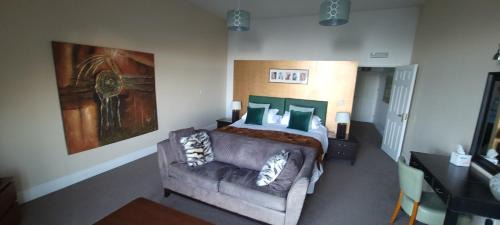 Mumbles Bed & Breakfast | Patricks Boathouse
