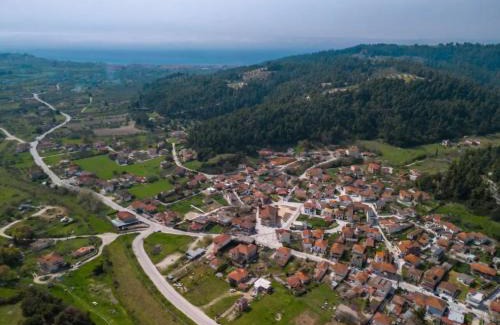 Fourka Apartment | Patriko Stone House