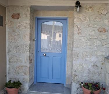 Fourka Apartment | Patriko Stone House