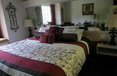 Grand Rivers Hotel | Patti's Inn and Suites