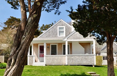 Pocasset House | Patuisset Island in Pocasset - steps from the beach - minutes from the bridges