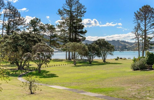 Pauanui House | Pauanui Beach House Suntrap