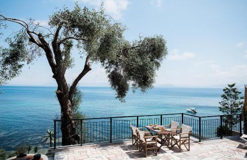 Agia Pelagia Chlomou House | Paul Seafront House