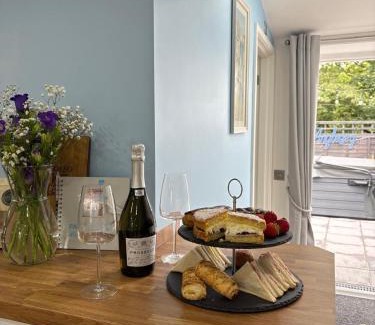 Brynsiencyn House | Pauls Place