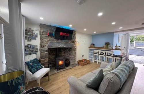 Brynsiencyn House | Pauls Place