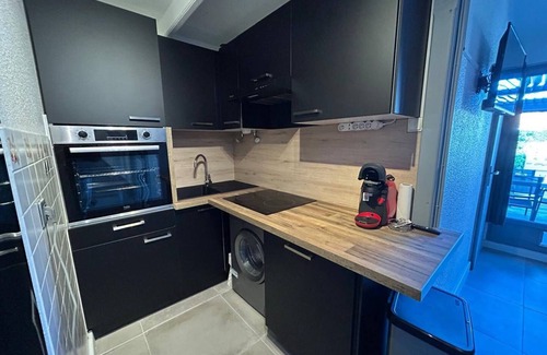 Valras-Plage Apartment | Pavilion Swimming Pool Private Parking