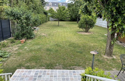 Morsang-sur-Orge House | Pavillon Indépendant 70m2 Avec Véranda et Jardin