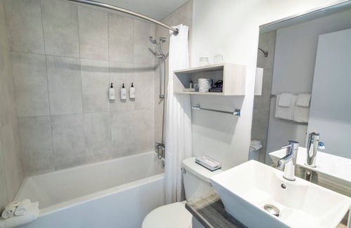 Matane Hotel | Pavillon sur Mer by Riôtel (150 metres from the main hotel)