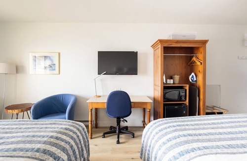 Matane Hotel | Pavillon sur Mer by Riôtel (150 metres from the main hotel)