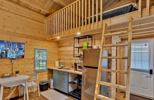Fenelon Falls Cabin | Pavo - New Lofted Kabin