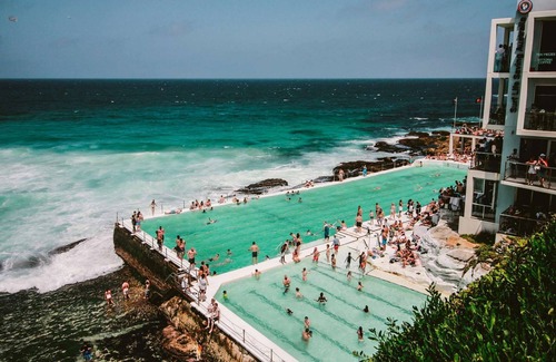 Bondi Beach Apartment | Paw-friendly 2BR Bondi pad with parking, great location