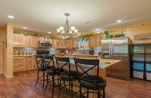Cosby Cabin | Paws Den is a 2 Bedroom 2 Bath with Hot Tub