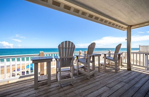 Avon House | Paws in the Water - Picturesque 5 Bedroom Oceanfront Home in Avon
