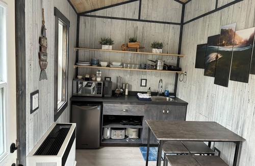 Mountain View Cabin | Payne Lake Wilderness Huts - Trout Creek