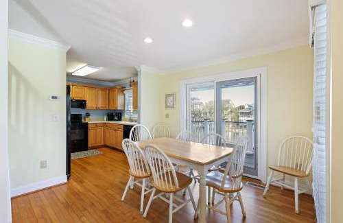Pelican Bay House | PB17: 17 Pelican Bay