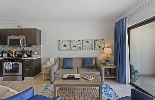 Washington Condo | PC412 - Pool View - 1BR Perfect for a couple or Family - Close to Palm Beach - 1BR