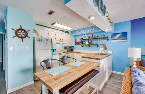 Bel Air Apartment | PCB Apt w/Balcony & Gulf Views: Walk to Beach