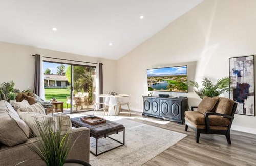 Palm Desert Apartment | PDR201 Fully Remodeled 2 Bedroom PD Resorter Gem