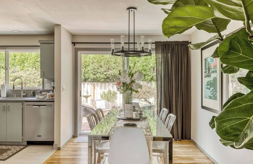 West Haven-Sylvan House | PDX Launching Pad - 2 bedroom house in a close-in, quiet Portland neighborhood