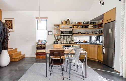 Hosford-Abernethy House | PDX Urban Barn Guesthouse near culinary rich Division St.