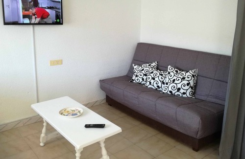 Peniscola Apartment | PEÑISMAR VACATION HOUSE - 100 METERS FROM THE BEACH - SPORTS COMPLEX AND SWIMMING POOL