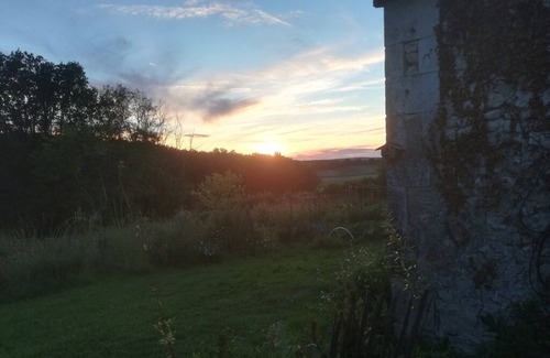 Bouteilles-Saint-Sebastien Cottage | Peaceful house with gîte, permaculture garden, artist's studio to visit
