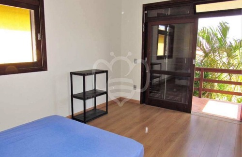 Alto Ribeirao Leste House | Peace and quiet with nature in a house with pool 2 km from the beach
