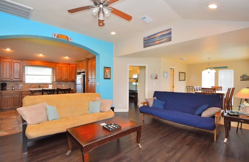 Crystal Beach House | Peace and Tranquility - 3 minute walk to beach! Ocean Views from deck!