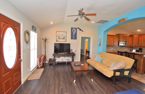 Crystal Beach House | Peace and Tranquility - 3 minute walk to beach! Ocean Views from deck!
