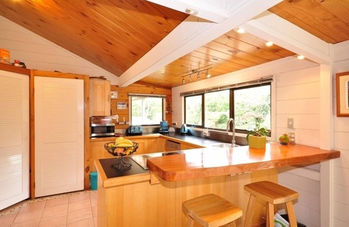 Tikitere House | Peace and tranquility, beautiful gardens, idyllic