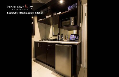 Port Elizabeth House | Peace Love and Joy Self Catering Units