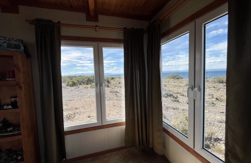 Los Antiguos House | Peace, privacy and stunning views on for just you on almost 100 acres.