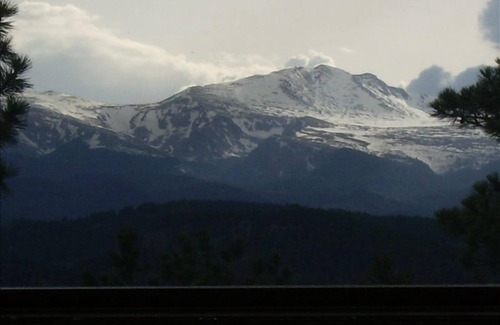 Evergreen Cabin | Peace & Quiet Mountain Escape Close to Denver and world-class Ski Resorts!