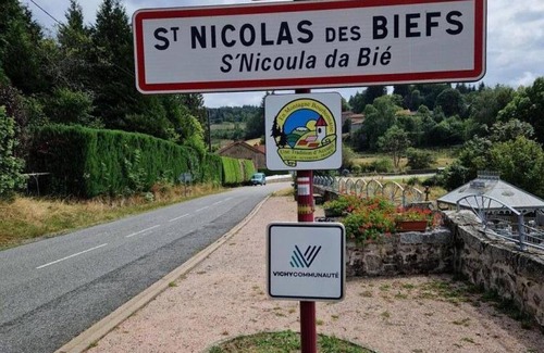 Saint-Nicolas-des-Biefs Cottage | Peaceful mountain getaway with fireplace and pets allowed