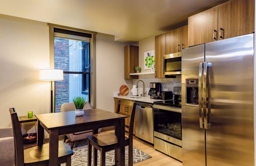 Riverside Apartment | Peaceful 1 Bed Travel Apartment with High Speed WiFi