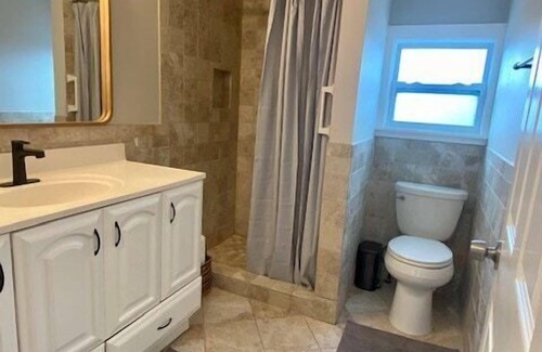 Key West Apartment | Peaceful 1 bedroom at Leo's