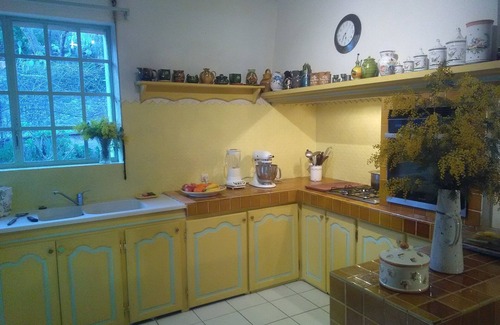 Plage de la Garonnette Villa | Peaceful 1930s villa just a stone's throw from the sea