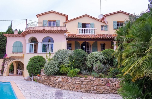 Plage de la Garonnette Villa | Peaceful 1930s villa just a stone's throw from the sea