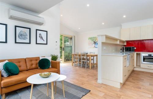 Dickson Apartment | Peaceful 1BR Courtyard Unit in quiet Dickson - Hosted by CanStay